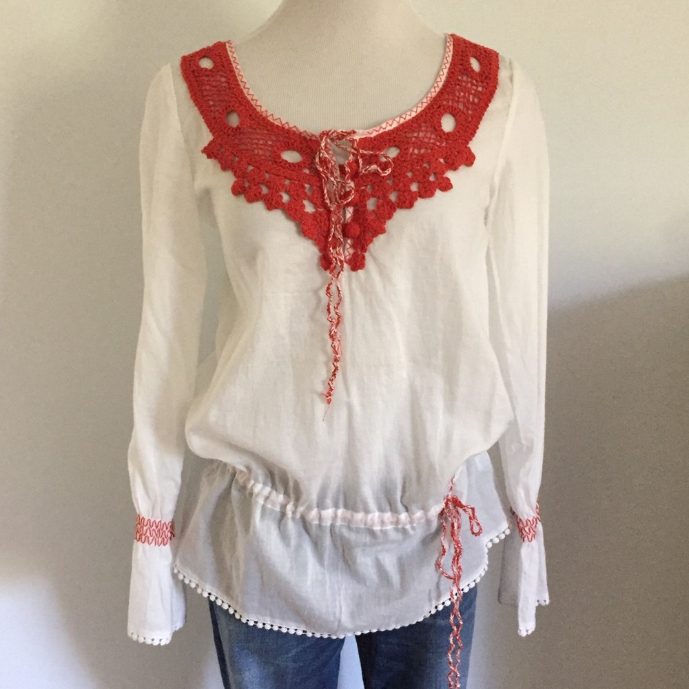 BB Dakota White Long Sleeve Tunic Top